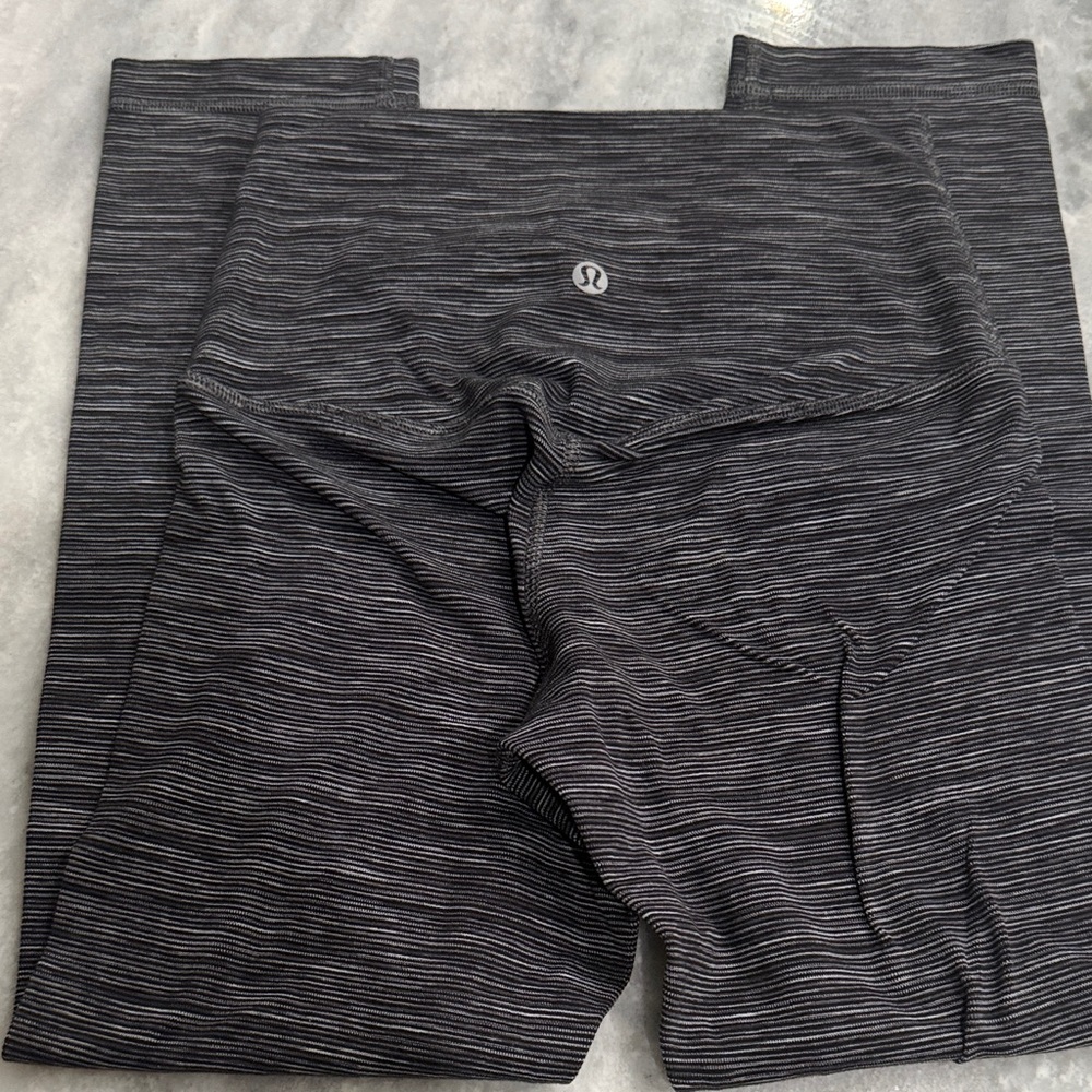 lululemon Align athletica Black Striped Leggings sz 2 inseam 21’